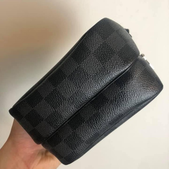 Louis Vuitton graphite Amazon bag - Picture 6 of 10